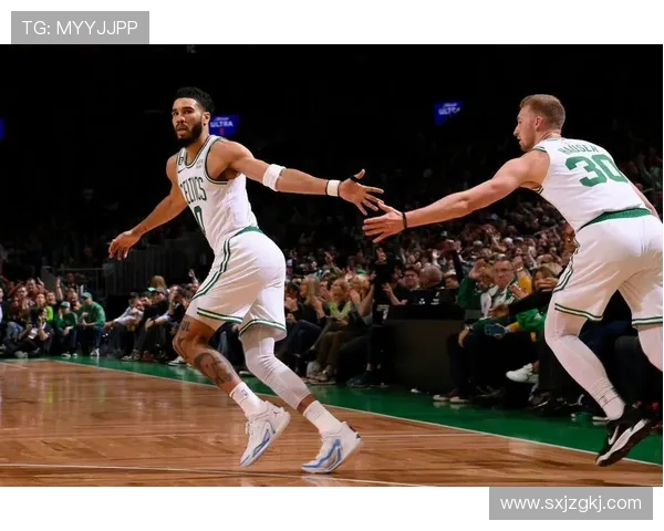 杰森塔图姆带领凯尔特人重返巅峰展现新时代球队领袖风采